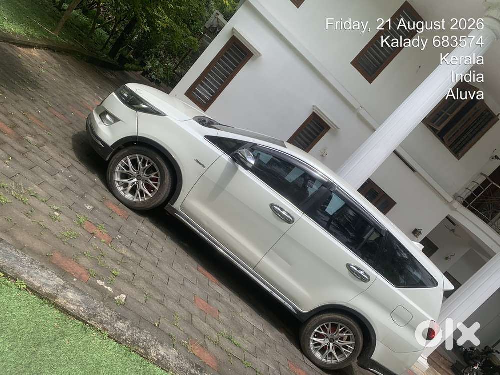 Toyota Innova Crysta 2017 All Orginal All Servise Show 200000 Lacks Ex