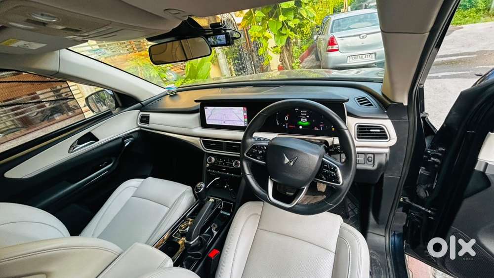 Mahindra Xuv700 2022 Petrol Well Maintained