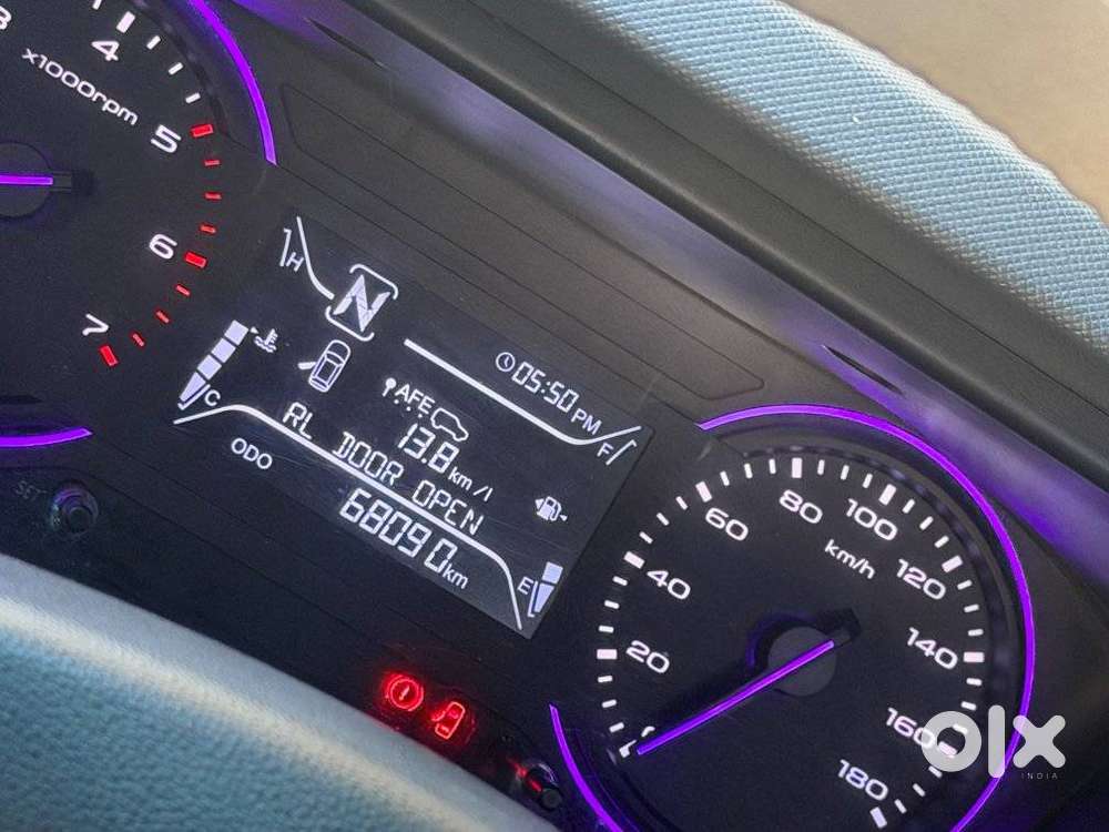 Mahindra Marazzo M4, 2019, Diesel