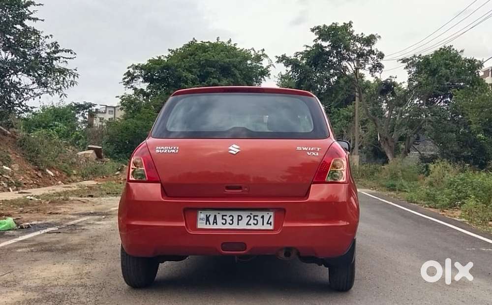 Maruti Suzuki Swift Lxi Bsiv, 2010, Petrol