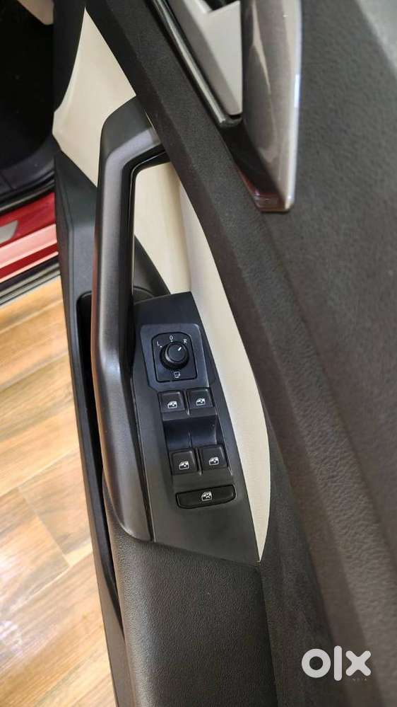 Volkswagen Taigun 1.0 Tsi Highline At, 2024, Petrol
