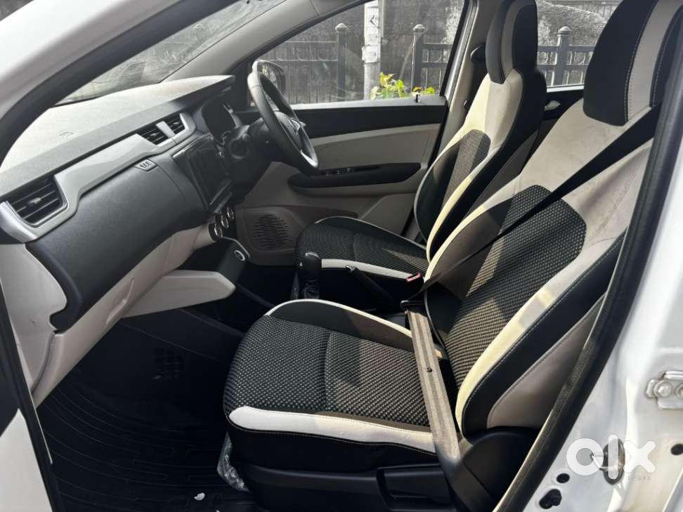 Renault Triber Rxz, 2020, Petrol