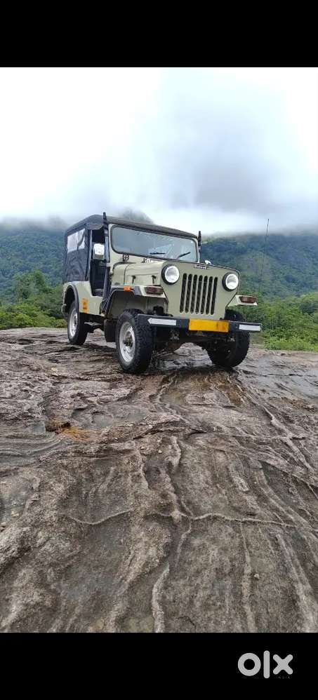 Mahindra Jeep  2002