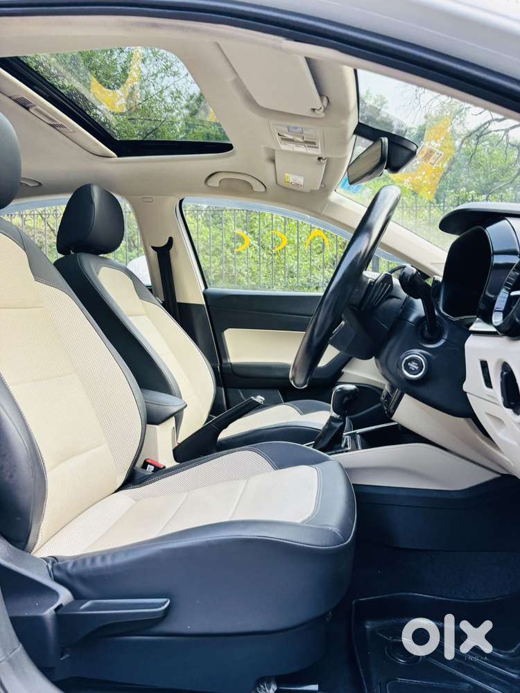 Skoda Slavia Style 1.0l Tsi At, 2023, Petrol
