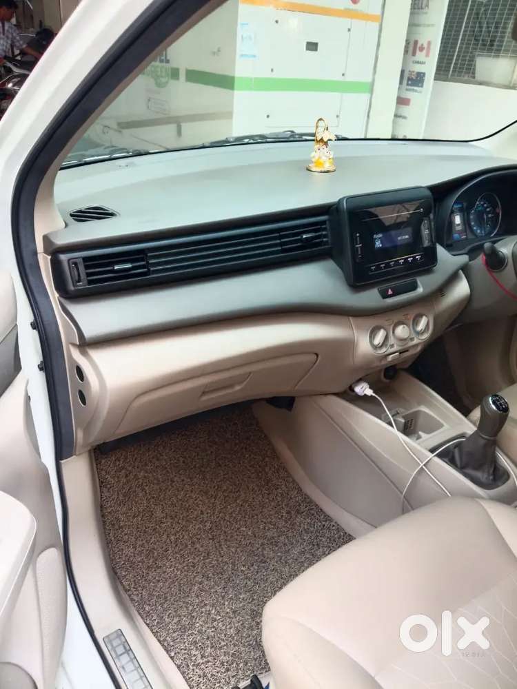Maruti Suzuki Ertiga 2024 Petrol Manual