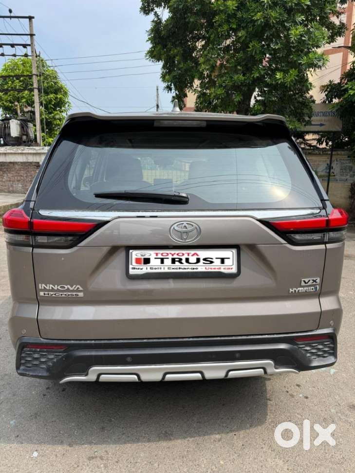 Toyota Innova Hycross 2.0 Vx (o) Hybrid 7 Str, 2024, Petrol
