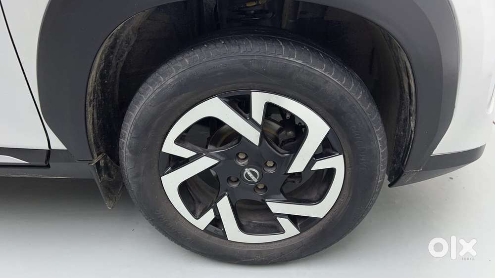 Nissan Magnite 1.0 Xv, 2023, Petrol