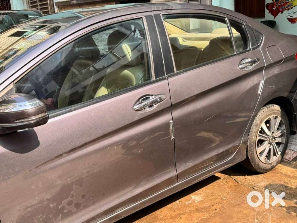 Honda City V Petrol (mt) (2017) Up For Sale. Self Driven & Maintained.