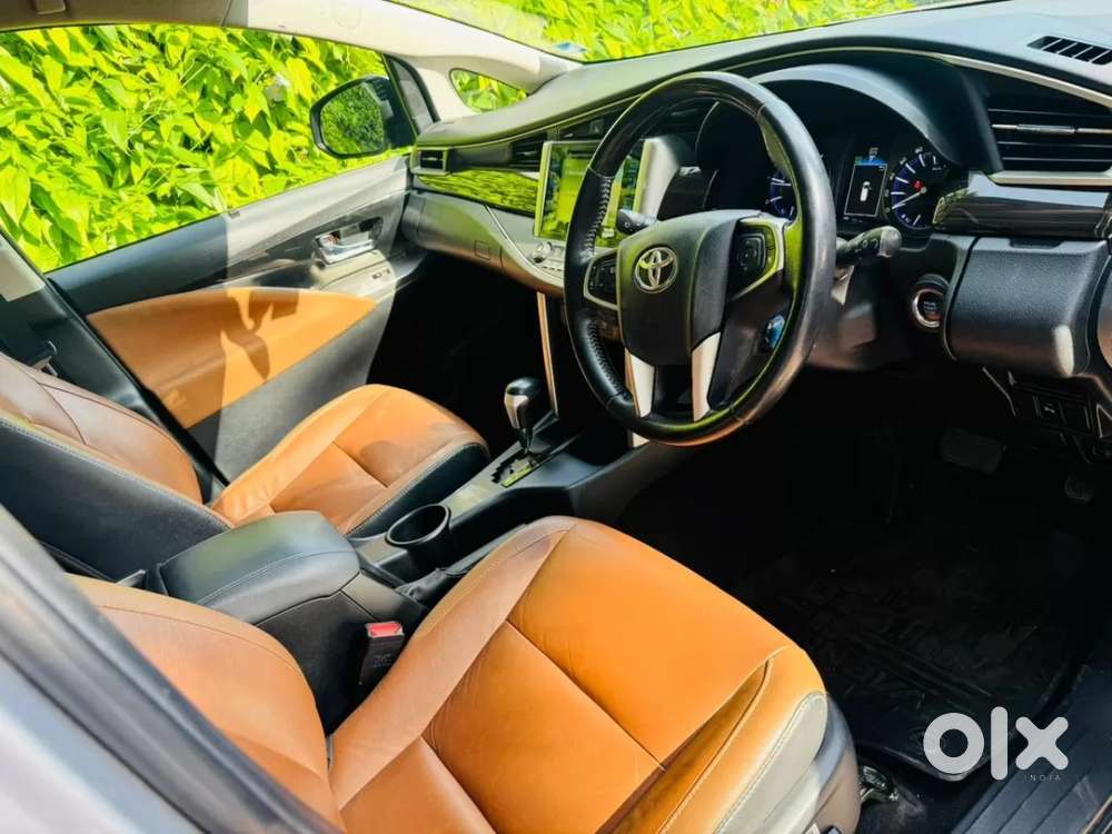 Toyota Innova Crysta 2.8 Zx At 7 Seater, 2016, Diesel