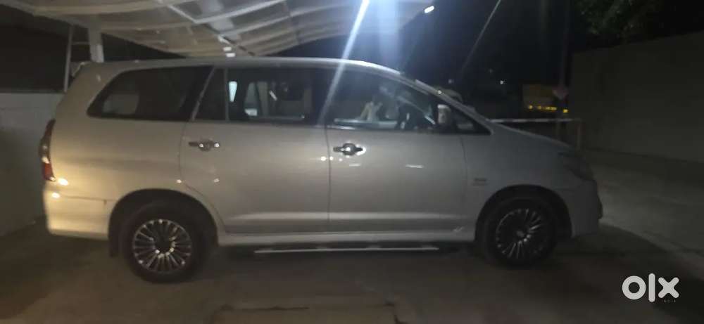 Toyota Innova 2013 Diesel 325000 Km Driven