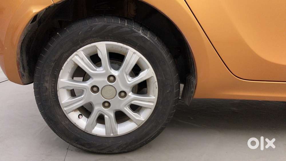 Tata Tiago Xza, 2017, Petrol