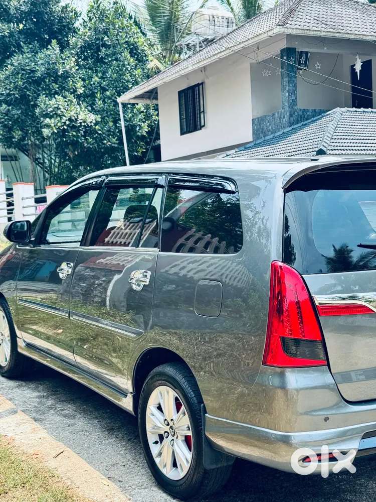 Toyota Innova 2012 Diesel Well Maintained