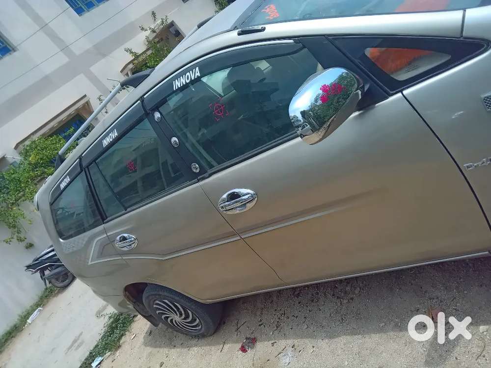 Toyota Innova 2011 Diesel 235000 Km Driven