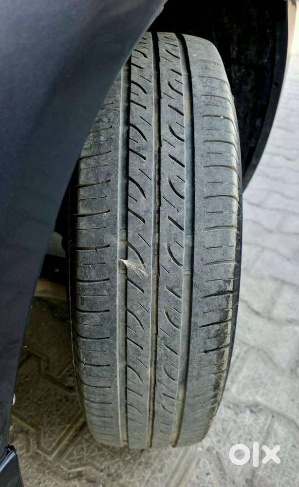 Maruti Suzuki Swift Lxi Optional-o, 2017, Petrol