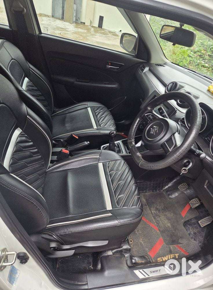 Maruti Suzuki Swift Vxi + Manual, 2022, Petrol