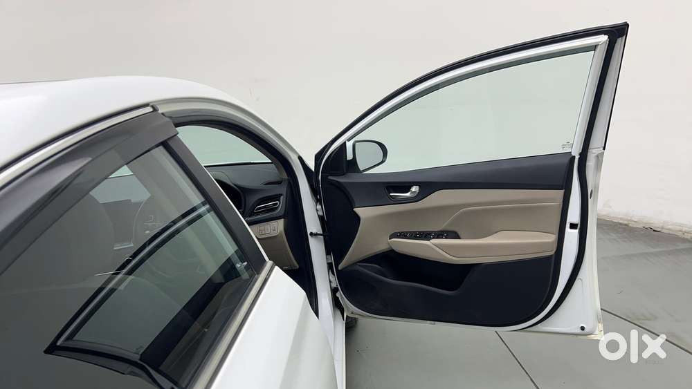 Hyundai Verna 1.5 Sx (o) Vtvt Ivt, 2022, Petrol
