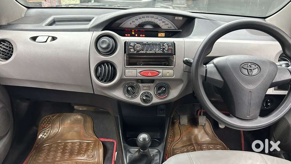 Toyota Etios, 2011, Petrol