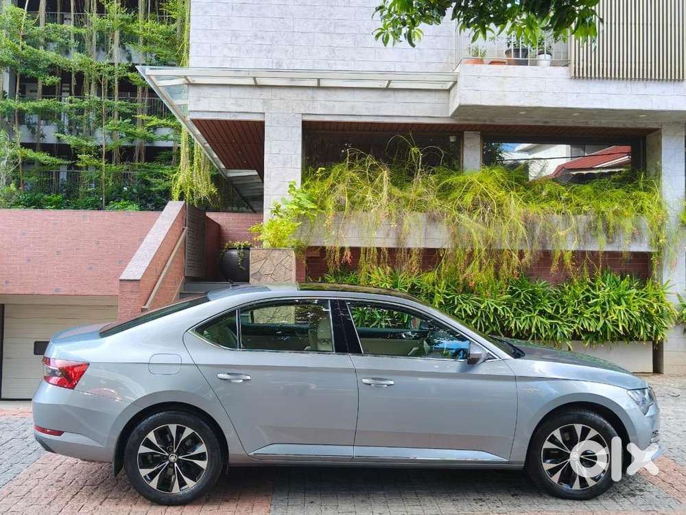 Skoda Superb Petrol 2021