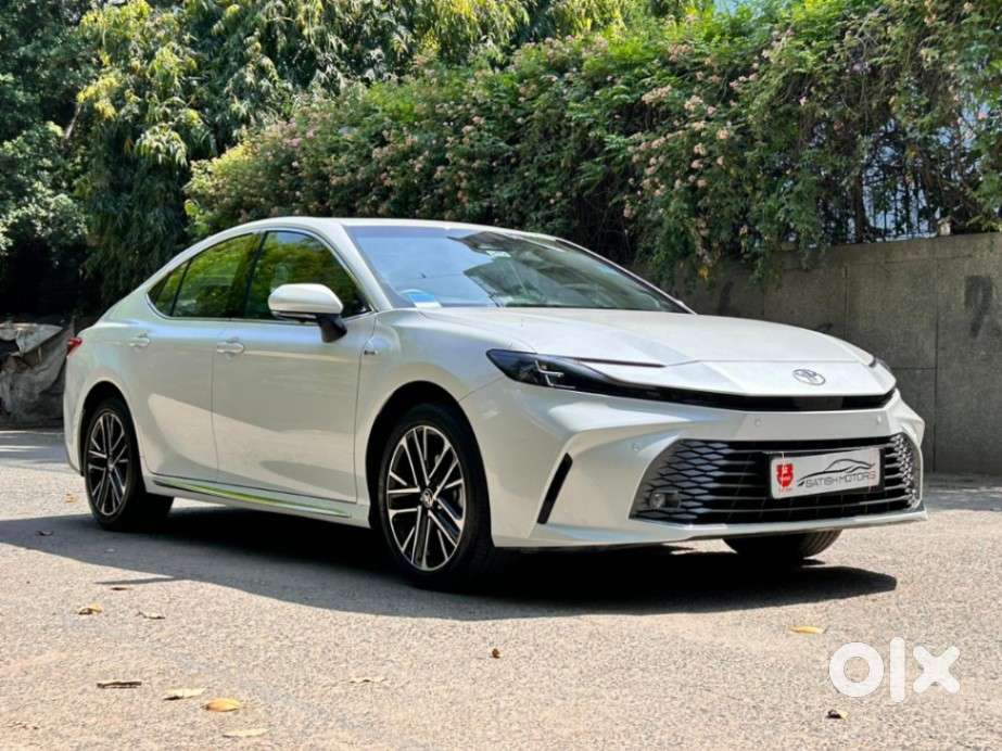 Toyota Camry Hybrid, 2025, Petrol