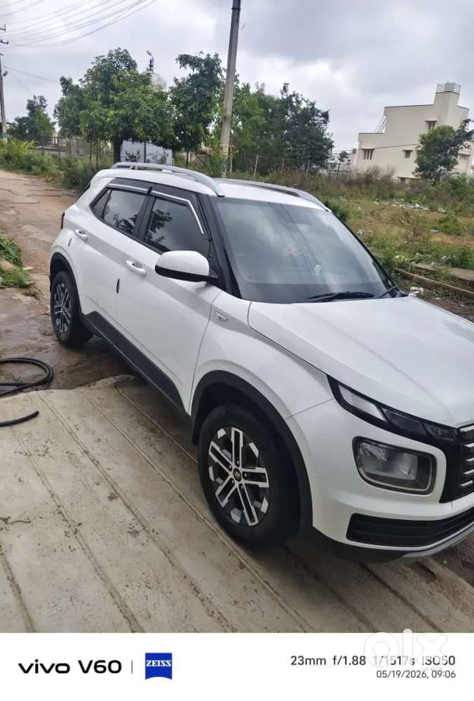 Very Good Condition New Tyres Showroom Maintained Goodmilage Fresh Ins