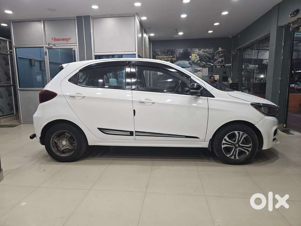 Tata Tiago 1.05 Revotorq Xt Option, 2023, Petrol