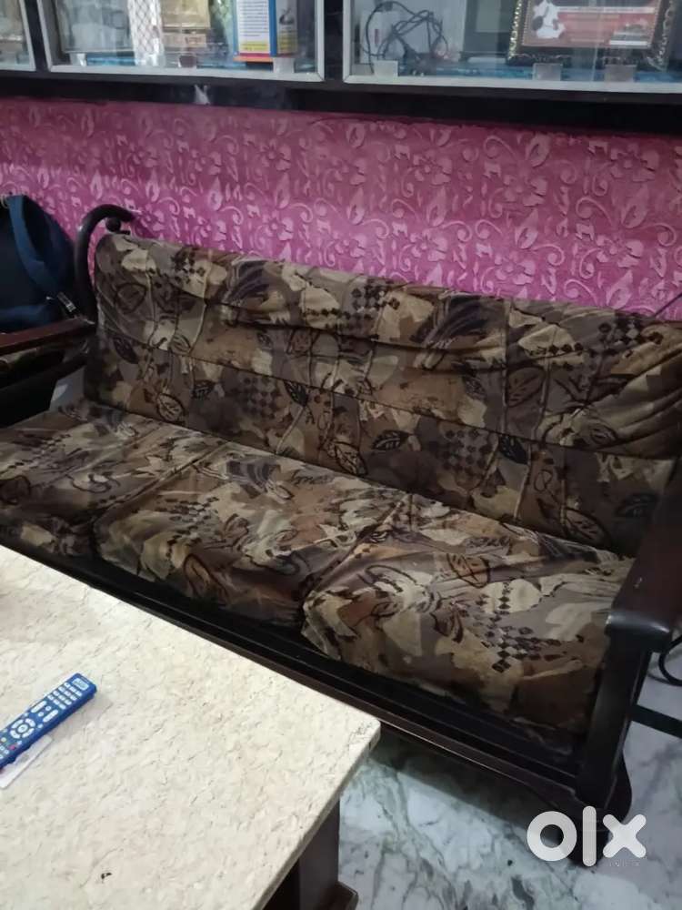 Wooden Sofa Set with 2 Chairs for Sale