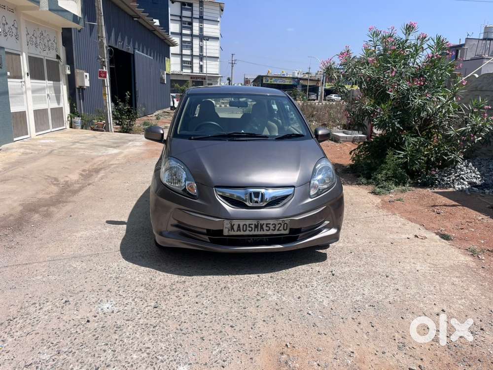 Honda Brio 2011 Petrol Well Maintained