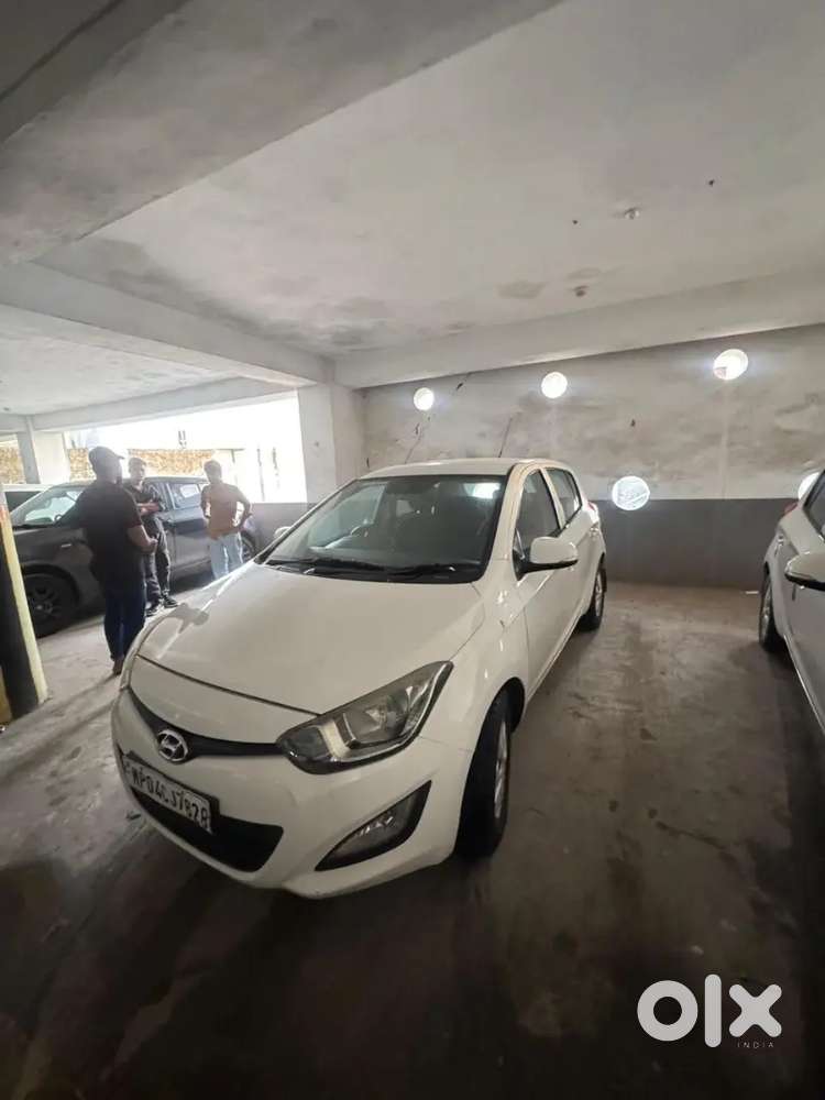Hyundai I20 2013 Diesel 100000 Km Driven
