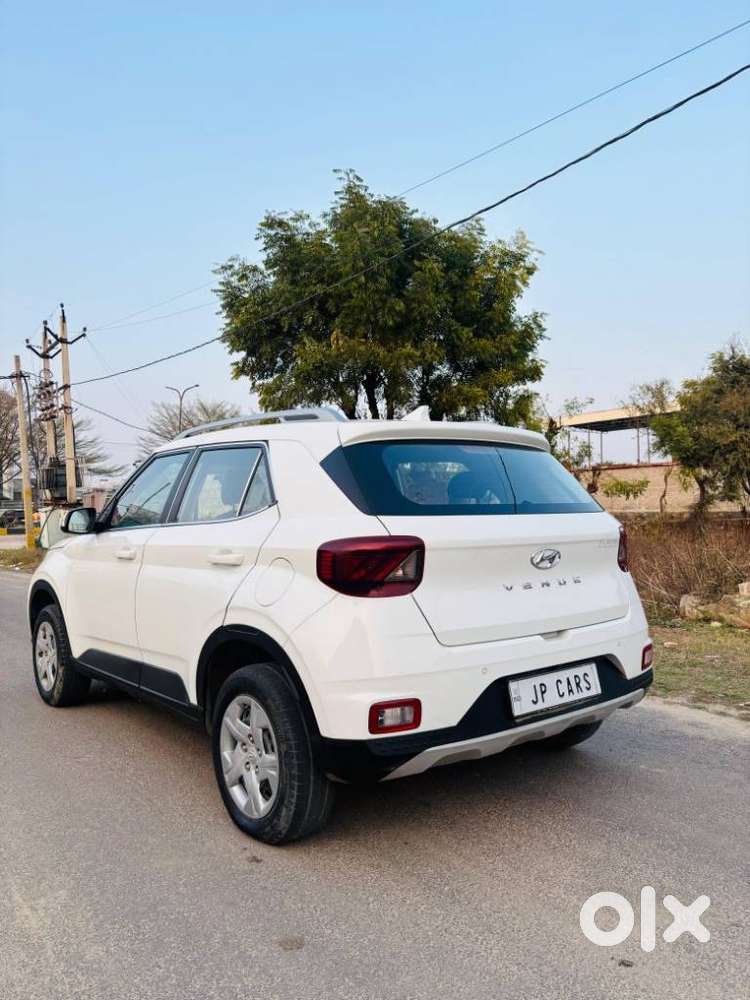 Hyundai Venue S Plus Mt 1.2 Kappa, 2022, Petrol