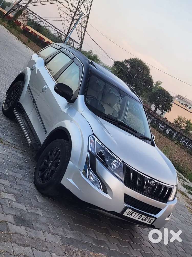 Mahindra Xuv W10 
Sunroof 
Electronic Seats 
Ac
Power Windows