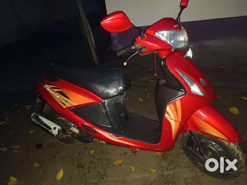 Red Pleasure Scooty Activa Hero Pleasure Scooty Rate Plus Price