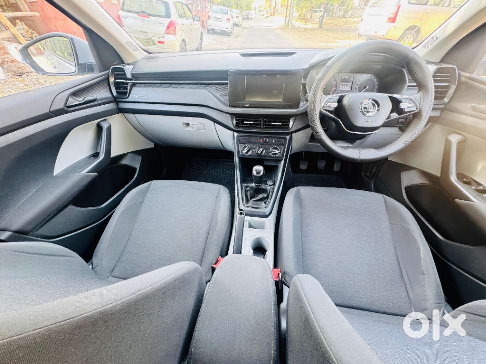 Skoda Kushaq Active 1.0 Tsi Mt, 2022, Petrol
