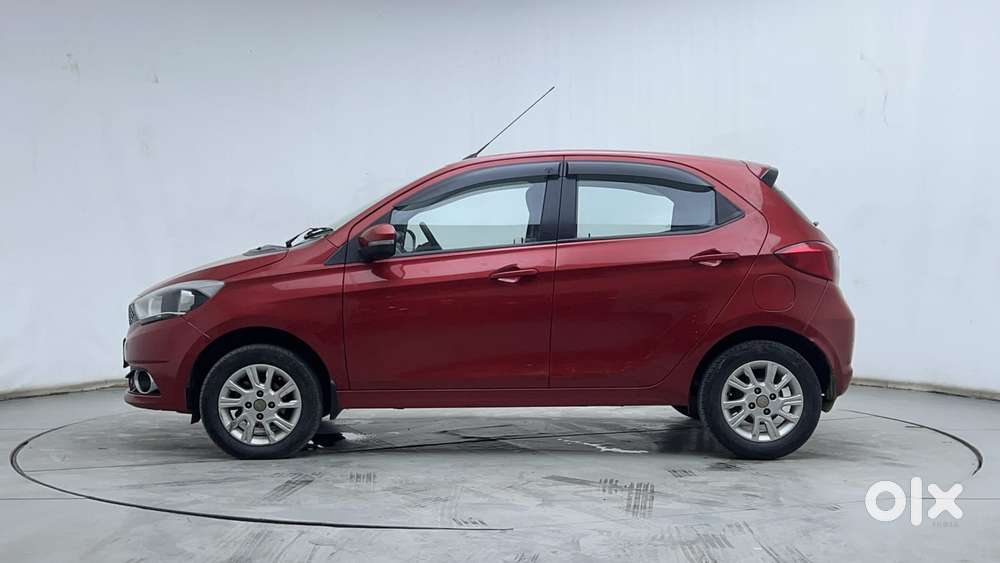 Tata Tiago Xza, 2017, Petrol