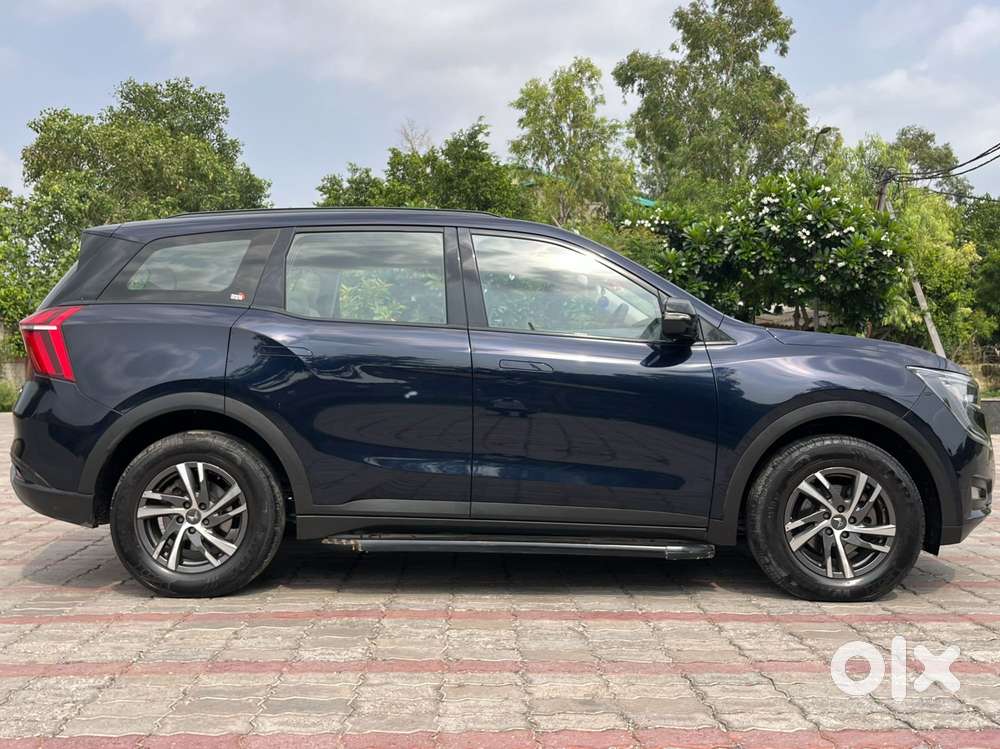 Mahindra Xuv700 Ax 5 Petrol Mt 7 Str (e), 2022, Petrol