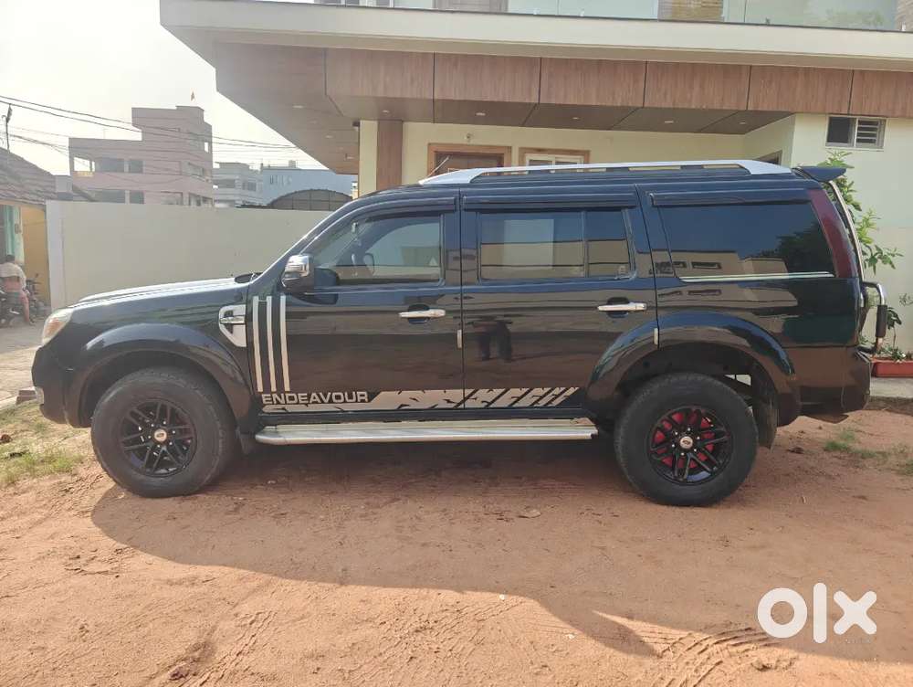 Ford Endeavour Diesel 2010 Full Condition Fourseal Tires Chilliac