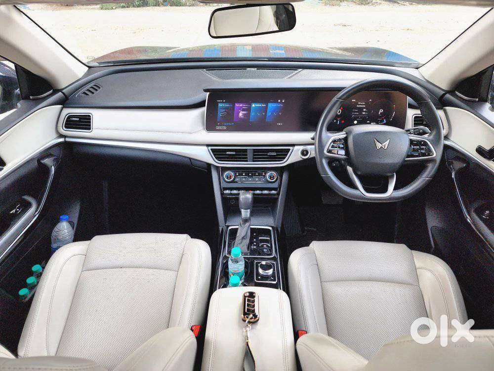 Mahindra Xuv700 2.2 Ax 7 Diesel At Str, 2023, Diesel