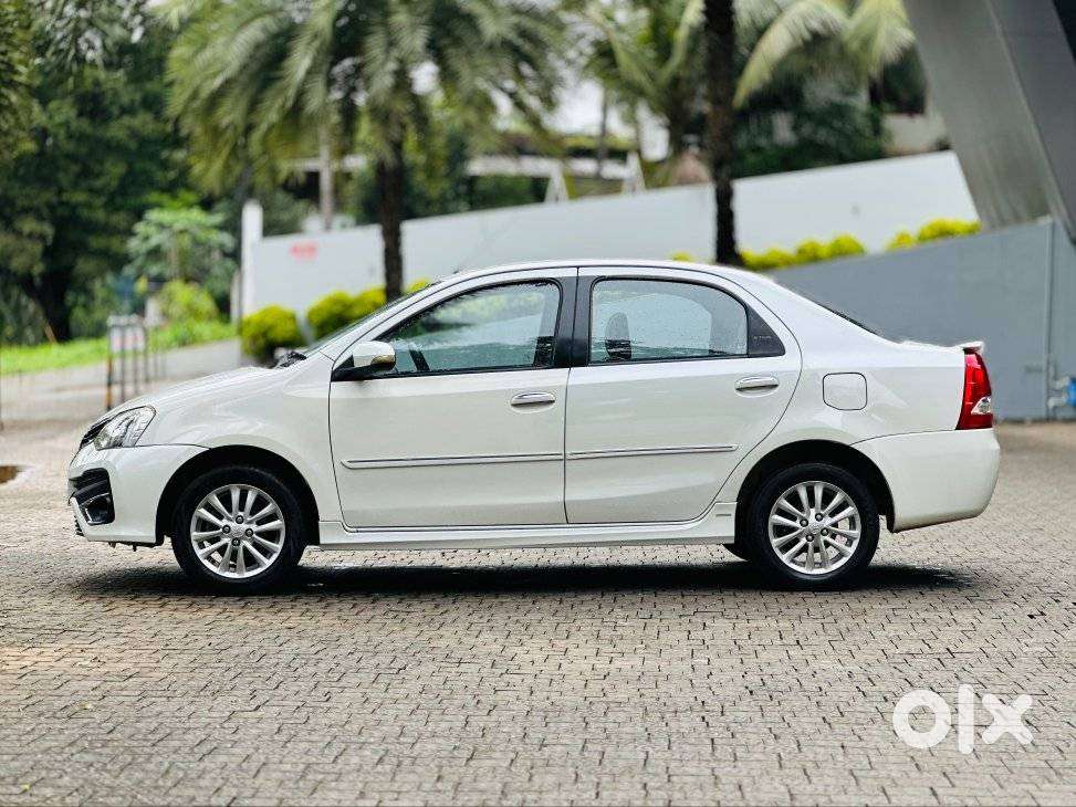 Toyota Etios Vx Limited Edition, 2016, Petrol