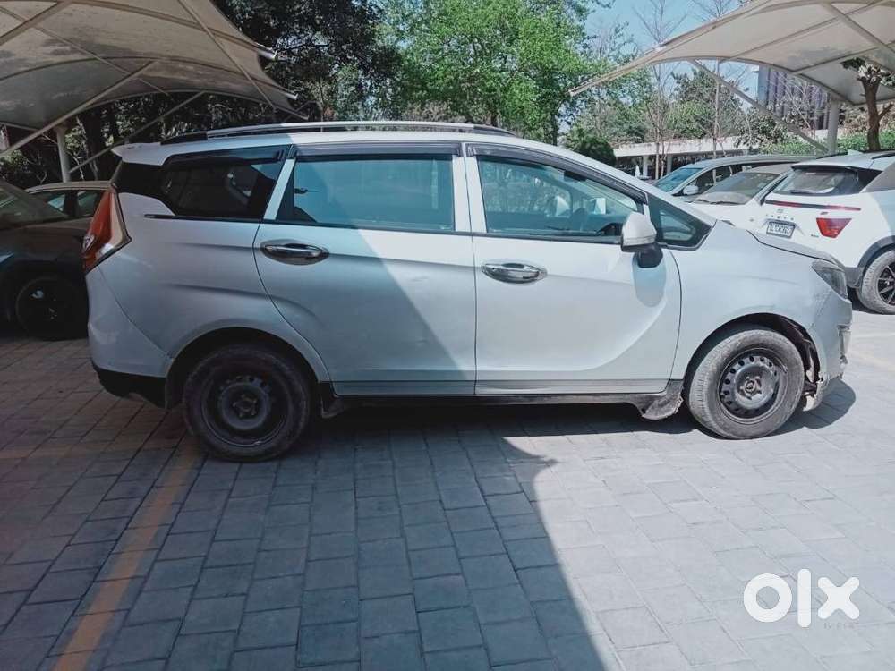 Mahindra Marazzo 2018 Diesel 100000 Km Driven