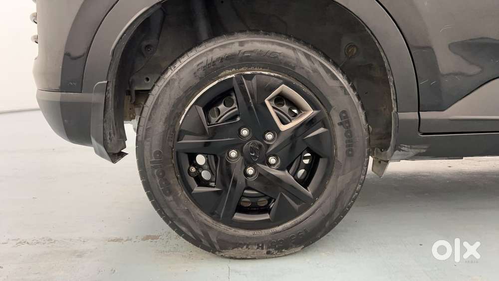 Hyundai Venue Sx Knight Edition Mt, 2023, Petrol