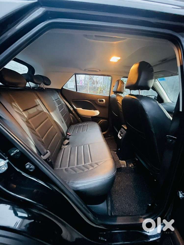 Hyundai Venue Petrol Manual 2024