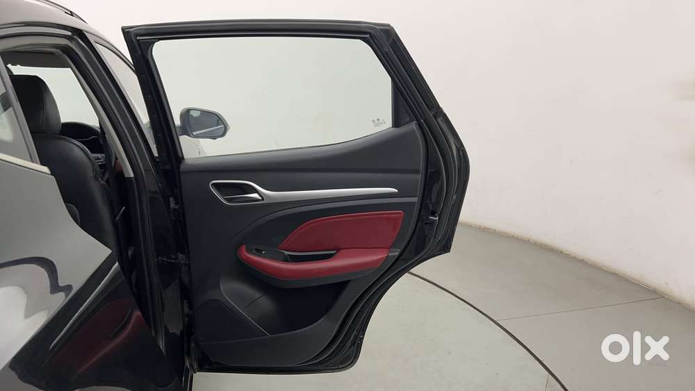 Mg Astor 1.3 Savvy Turbo At S Red, 2022, Petrol