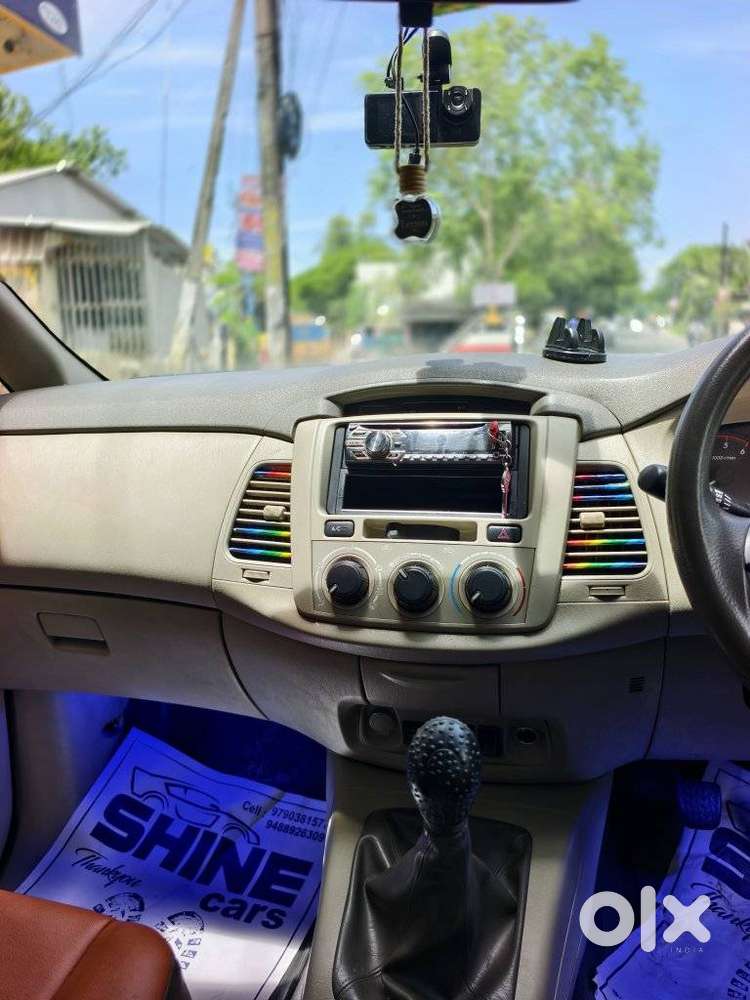 Toyota Innova 2.5 G (diesel) 8 Seater Bs Iv, 2012, Diesel