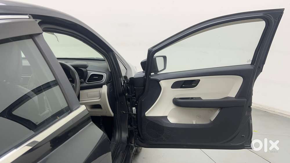 Tata Altroz 1.2 Xe Rhytm Petrol, 2021, Petrol