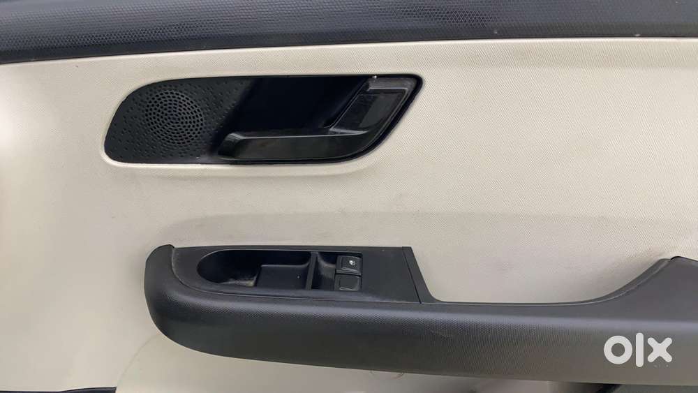Tata Altroz 1.2 Xe Plus Petrol, 2022, Petrol