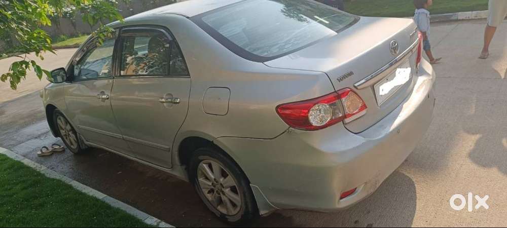 Toyota Corolla Altis (2011)