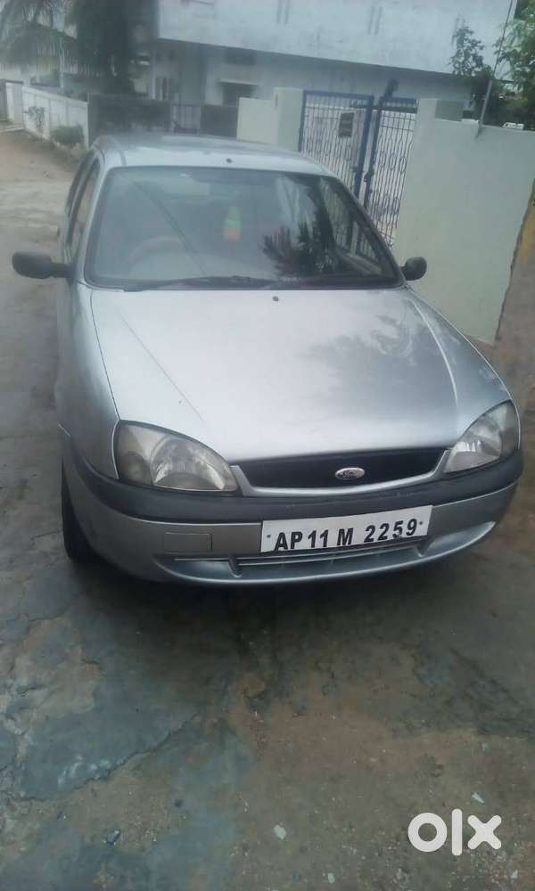 Ford Ikon 2003