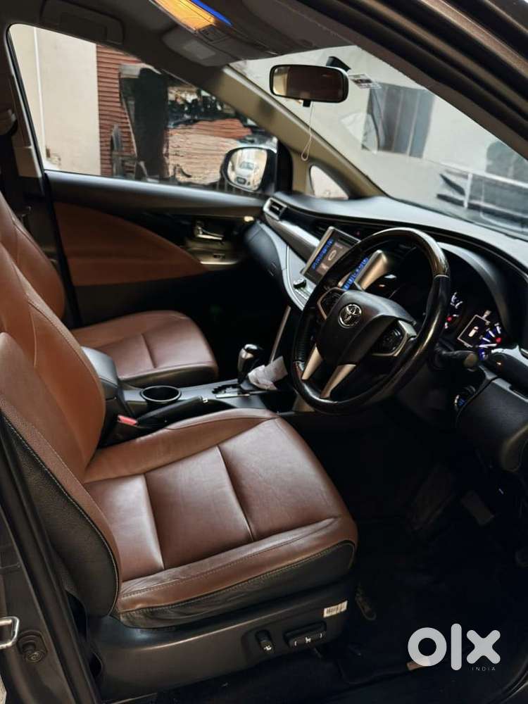 Toyota Innova Crysta 2.8z Automatic, 2017, Diesel