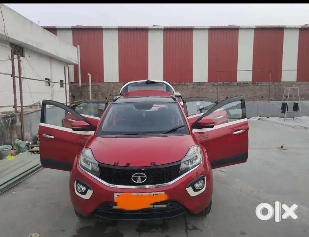 Well Maintained Tata Nexon Showroom Tracking Record