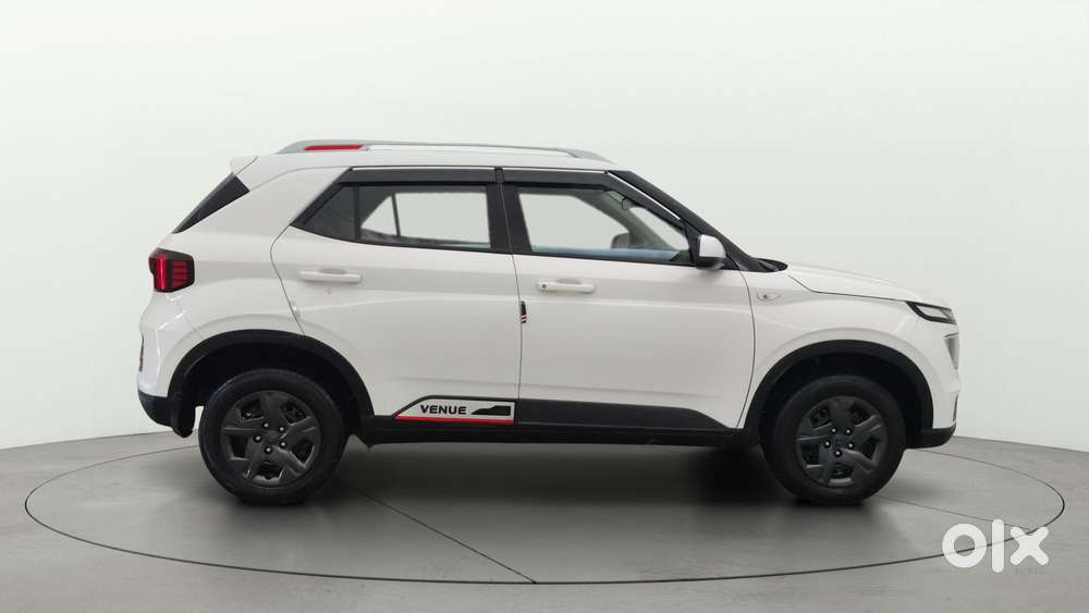 Hyundai Venue [2022-ongoing] 1.2 S, 2023, Petrol