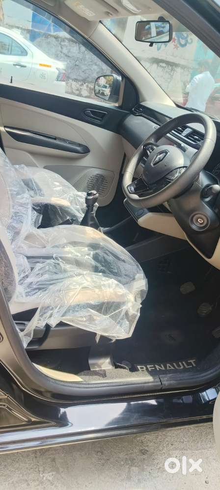 Renault Triber Rxt, 2025, Petrol